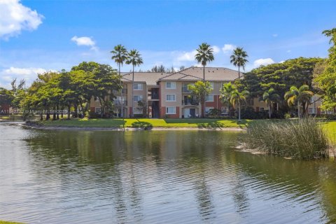 Condo in West Palm Beach, Florida, 2 bedrooms  № 1881778 - photo 24