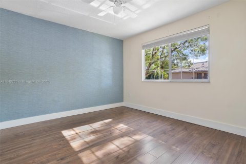 Condo in West Palm Beach, Florida, 2 bedrooms  № 1881778 - photo 11
