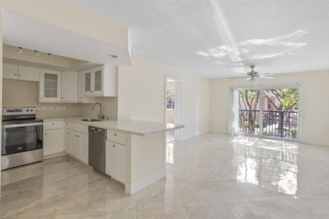 Condo in West Palm Beach, Florida, 2 bedrooms  № 1881778 - photo 5