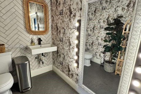 Immobilier commercial à vendre à Tampa, Floride № 2002550 - photo 9