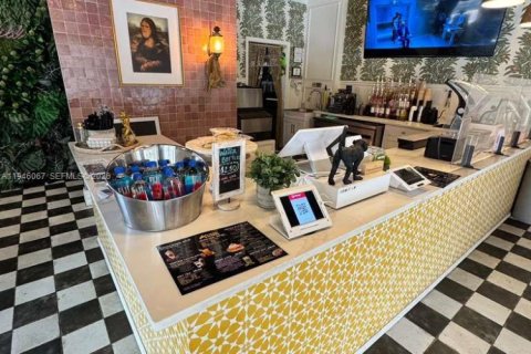 Immobilier commercial à vendre à Tampa, Floride № 2002550 - photo 2