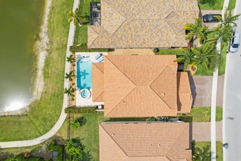 Villa ou maison à vendre à Lake Worth, Floride: 4 chambres, 336.68 m2 № 1161824 - photo 1
