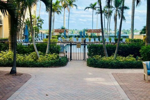 Condo in West Palm Beach, Florida, 2 bedrooms  № 2083480 - photo 20