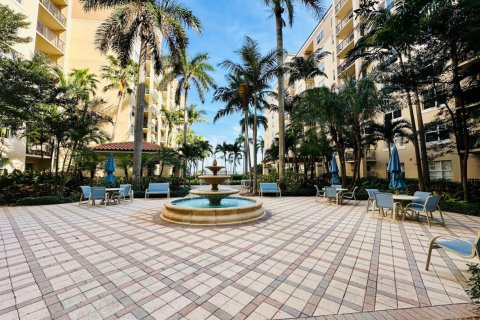Condo in West Palm Beach, Florida, 2 bedrooms  № 2083480 - photo 16