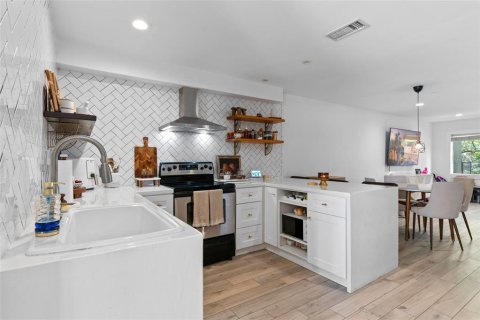 Condo in Orlando, Florida, 2 bedrooms  № 1767021 - photo 4
