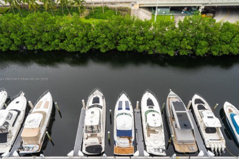 Condo in Aventura, Florida, 2 bedrooms  № 1764040 - photo 29