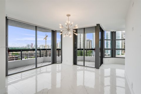 Condo in Aventura, Florida, 2 bedrooms  № 1764040 - photo 3