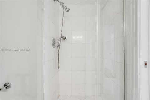 Condo in Aventura, Florida, 2 bedrooms  № 1764040 - photo 23