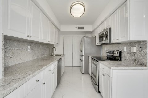 Condo in Aventura, Florida, 2 bedrooms  № 1764040 - photo 11