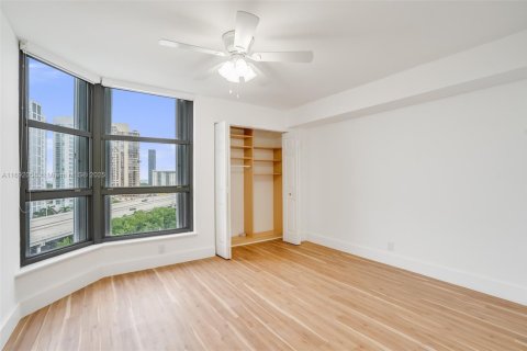 Condo in Aventura, Florida, 2 bedrooms  № 1764040 - photo 21