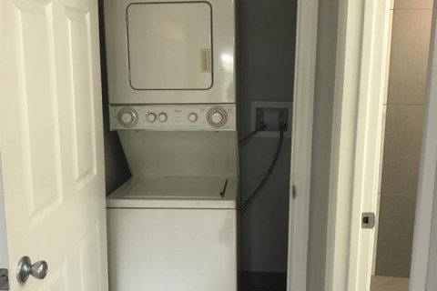 Снять в аренду квартиру в Делрей-Бич, Флорида 4 комнаты, 84.73м2, № 2146946 - фото 6