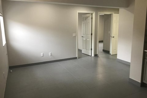 Снять в аренду квартиру в Делрей-Бич, Флорида 4 комнаты, 84.73м2, № 2146946 - фото 4