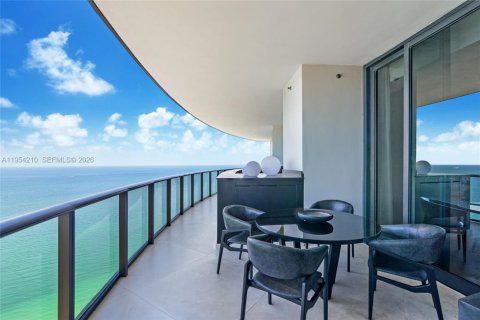 Copropriété à louer à Sunny Isles Beach, Floride: 4 chambres, 330.27 m2 № 2010909 - photo 27