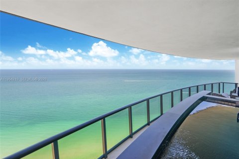 Copropriété à louer à Sunny Isles Beach, Floride: 4 chambres, 330.27 m2 № 2010909 - photo 28
