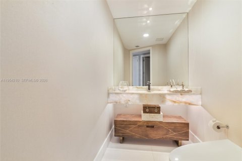 Copropriété à louer à Sunny Isles Beach, Floride: 4 chambres, 330.27 m2 № 2010909 - photo 11