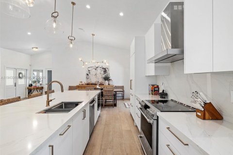 Villa ou maison à louer à Miami, Floride: 3 chambres, 179.39 m2 № 1999562 - photo 17