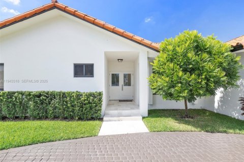 Villa ou maison à louer à Miami, Floride: 3 chambres, 179.39 m2 № 1999562 - photo 3