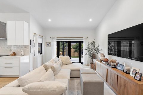 Villa ou maison à louer à Miami, Floride: 3 chambres, 179.39 m2 № 1999562 - photo 13