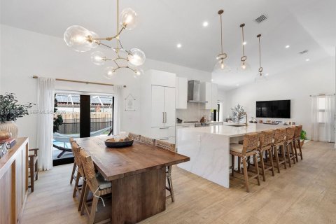 Villa ou maison à louer à Miami, Floride: 3 chambres, 179.39 m2 № 1999562 - photo 6