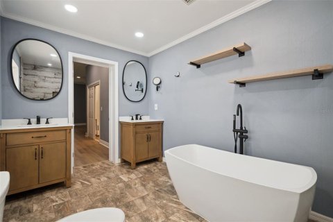 Casa en venta en Fruitland Park, Florida, 3 dormitorios, 295.99 m2 № 2200699 - foto 26