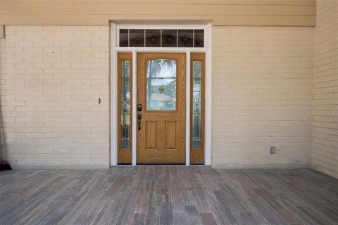 Casa en venta en Fruitland Park, Florida, 3 dormitorios, 295.99 m2 № 2200699 - foto 5