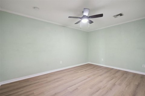 Casa en venta en Fruitland Park, Florida, 3 dormitorios, 295.99 m2 № 2200699 - foto 16