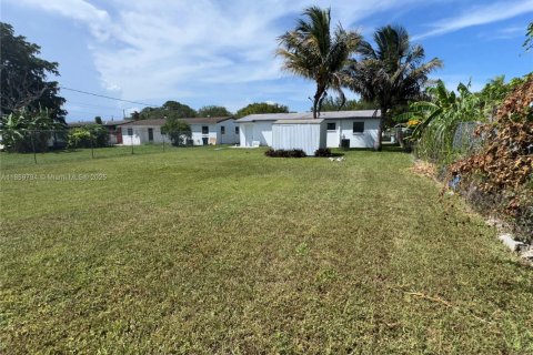 House in Miami, Florida 3 bedrooms, 109.25 sq.m. № 1889523 - photo 19