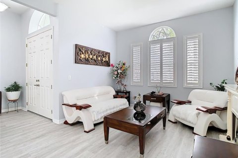 House in Lutz, Florida 4 bedrooms, 316.52 sq.m. № 1597267 - photo 13