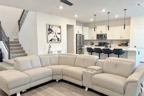 House in Land O' Lakes, Florida 3 bedrooms, 229.47 sq.m. № 1902801 - photo 2
