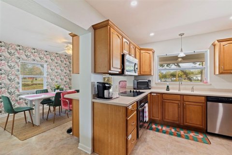 Villa ou maison à louer à Largo, Floride: 3 chambres, 118.73 m2 № 2166327 - photo 2