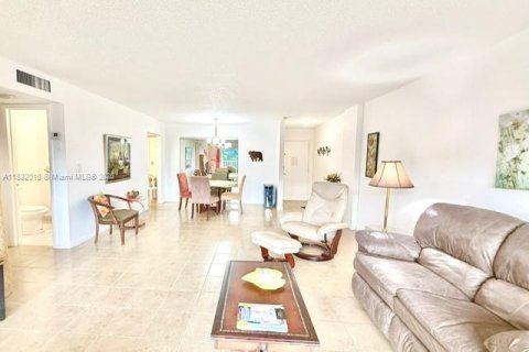 Condominio en venta en Sunny Isles Beach, Florida, 1 dormitorio, 96.62 m2 № 1940397 - foto 19