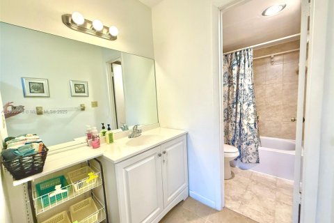 Condominio en venta en Sunny Isles Beach, Florida, 1 dormitorio, 96.62 m2 № 1940397 - foto 23