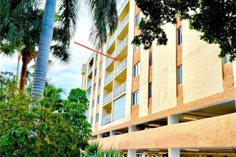 Condominio en venta en Sunny Isles Beach, Florida, 1 dormitorio, 96.62 m2 № 1940397 - foto 12