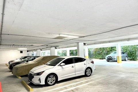 Condominio en venta en Sunny Isles Beach, Florida, 1 dormitorio, 96.62 m2 № 1940397 - foto 16