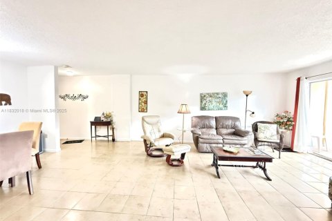 Condominio en venta en Sunny Isles Beach, Florida, 1 dormitorio, 96.62 m2 № 1940397 - foto 17