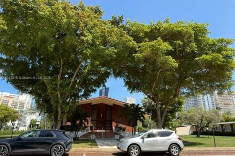 Condominio en venta en Sunny Isles Beach, Florida, 1 dormitorio, 96.62 m2 № 1940397 - foto 9