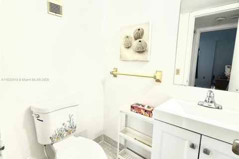 Condominio en venta en Sunny Isles Beach, Florida, 1 dormitorio, 96.62 m2 № 1940397 - foto 21