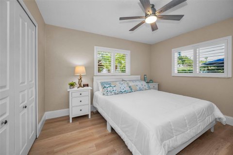 House in Belleair, Florida 3 bedrooms, 199 sq.m. № 2151931 - photo 19