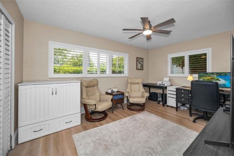 House in Belleair, Florida 3 bedrooms, 199 sq.m. № 2151931 - photo 18