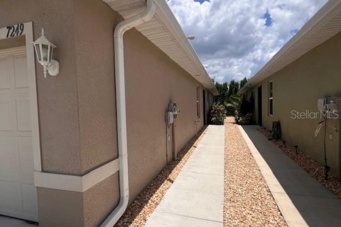 House in Punta Gorda, Florida 2 bedrooms, 140.84 sq.m. № 1846557 - photo 3