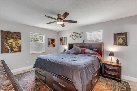 House in Edgewater, Florida 3 bedrooms, 112.23 sq.m. № 2202509 - photo 17