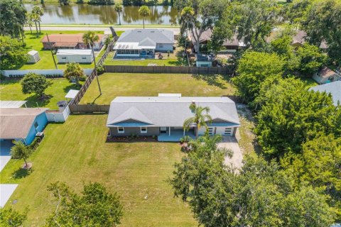 House in Edgewater, Florida 3 bedrooms, 112.23 sq.m. № 2202509 - photo 4