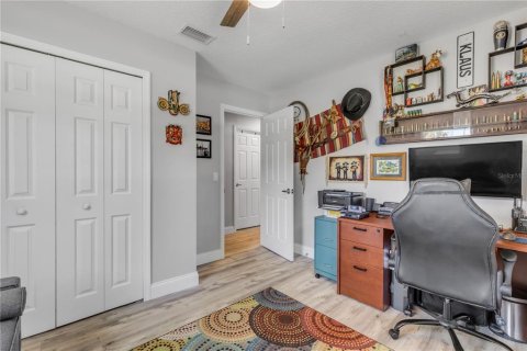 House in Edgewater, Florida 3 bedrooms, 112.23 sq.m. № 2202509 - photo 24