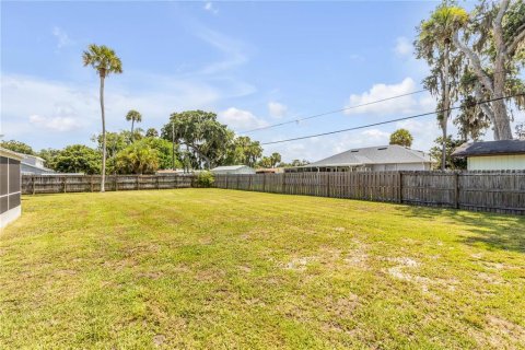 House in Edgewater, Florida 3 bedrooms, 112.23 sq.m. № 2202509 - photo 5