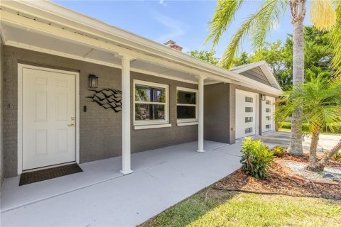 House in Edgewater, Florida 3 bedrooms, 112.23 sq.m. № 2202509 - photo 3