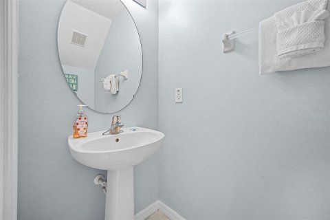 Casa en venta en Davenport, Florida, 7 dormitorios, 257.43 m2 № 1740919 - foto 24