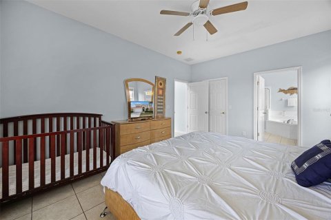 Casa en venta en Davenport, Florida, 7 dormitorios, 257.43 m2 № 1740919 - foto 13