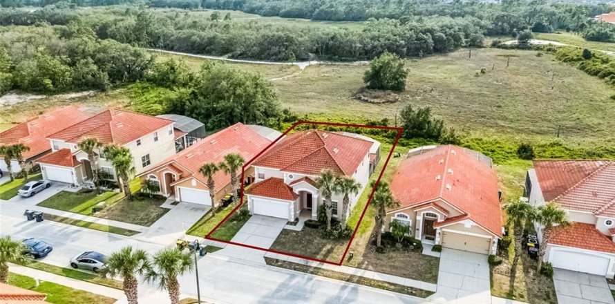 House in Davenport, Florida 7 bedrooms, 257.43 sq.m. № 1740919