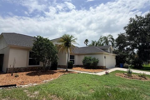 House in Tampa, Florida 4 bedrooms, 193.05 sq.m. № 2258485 - photo 3