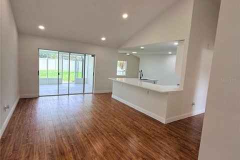 House in Tampa, Florida 4 bedrooms, 193.05 sq.m. № 2258485 - photo 5